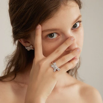 Луксозно пенливи диамантен пръстен-лък Lilith с висококачествена сребърна перла и ултра който отваря пръстен